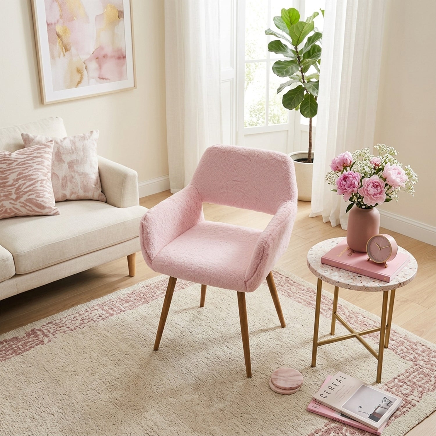 Chaise de salle à manger de style scandinave en fausse fourrure rose avec pieds en métal effet bois