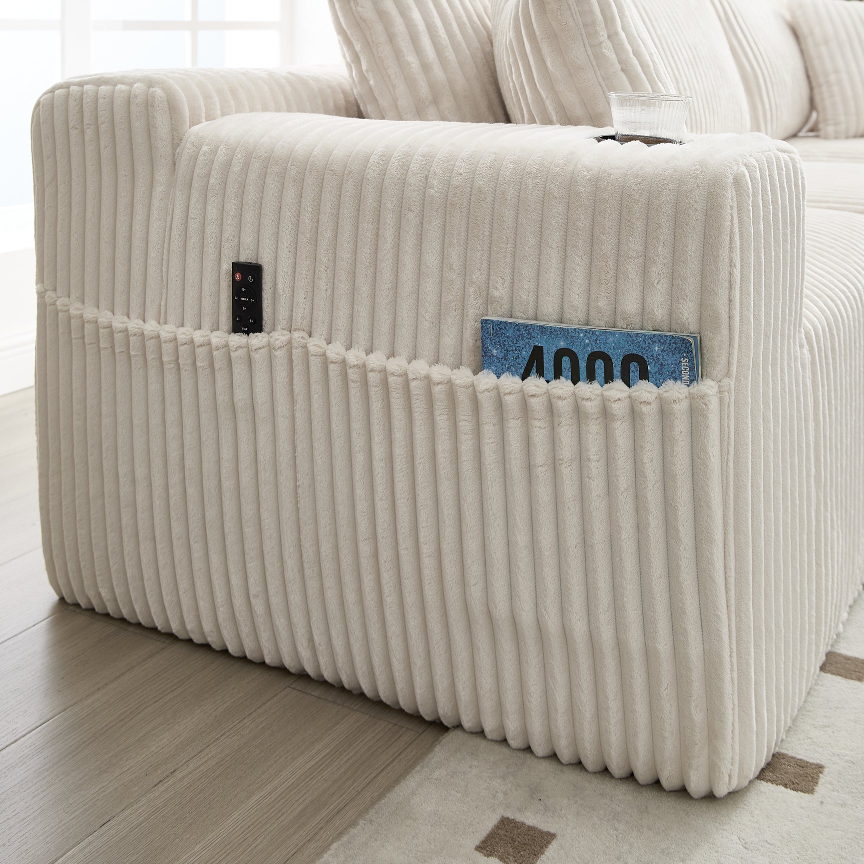 Ensemble canapé avec coussins, poches latérales et porte-gobelets en velours côtelé doux pour salon, blanc