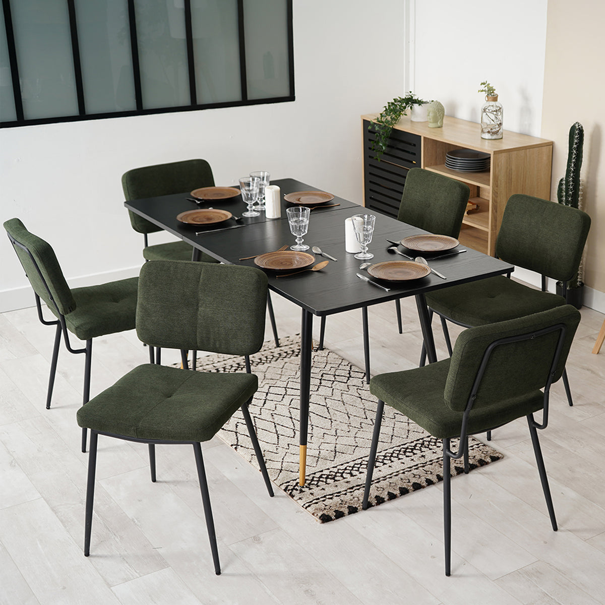 Round Table Table Table Table Timber Ø80 cm with 4 black velvet chairs, modern and comfortable style