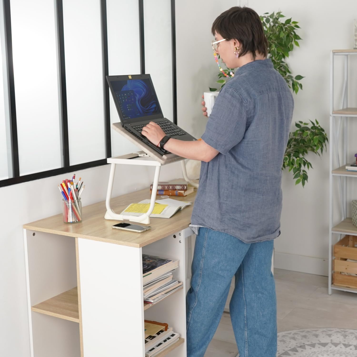 Schlafzimmer/Bedy Tisch PC in Holz und weißem Metall falten - Oma