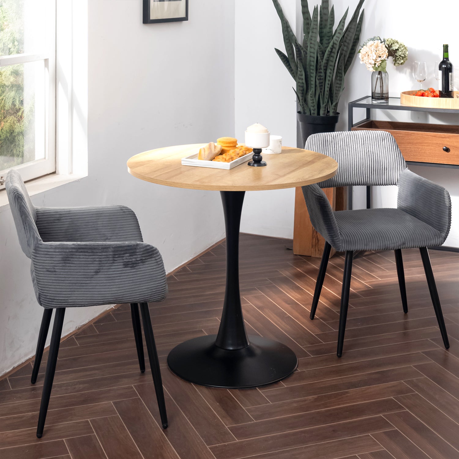 Round Table Table Table Table Timber Ø80 cm with 4 black velvet chairs, modern and comfortable style