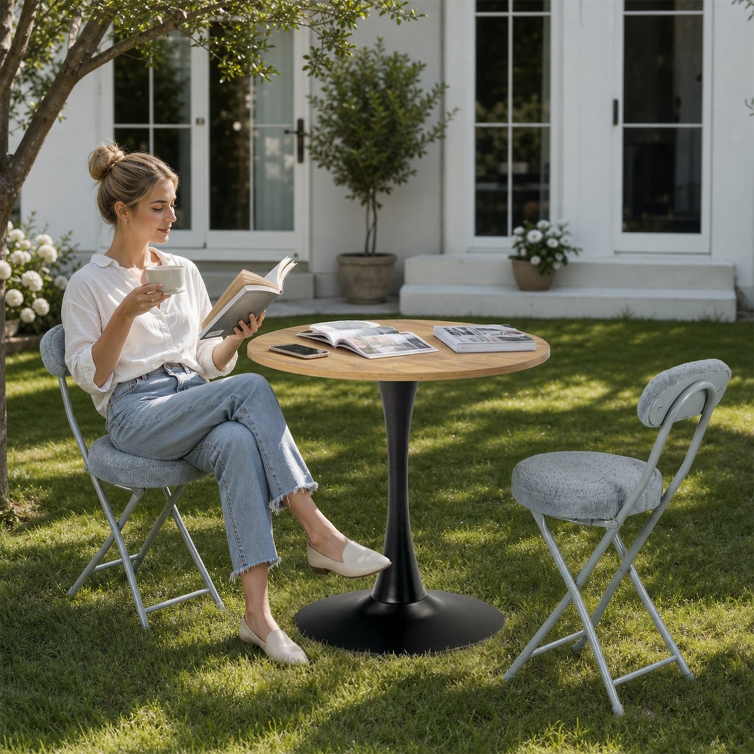 Round Table Table Table Table Timber Ø80 cm with 4 black velvet chairs, modern and comfortable style