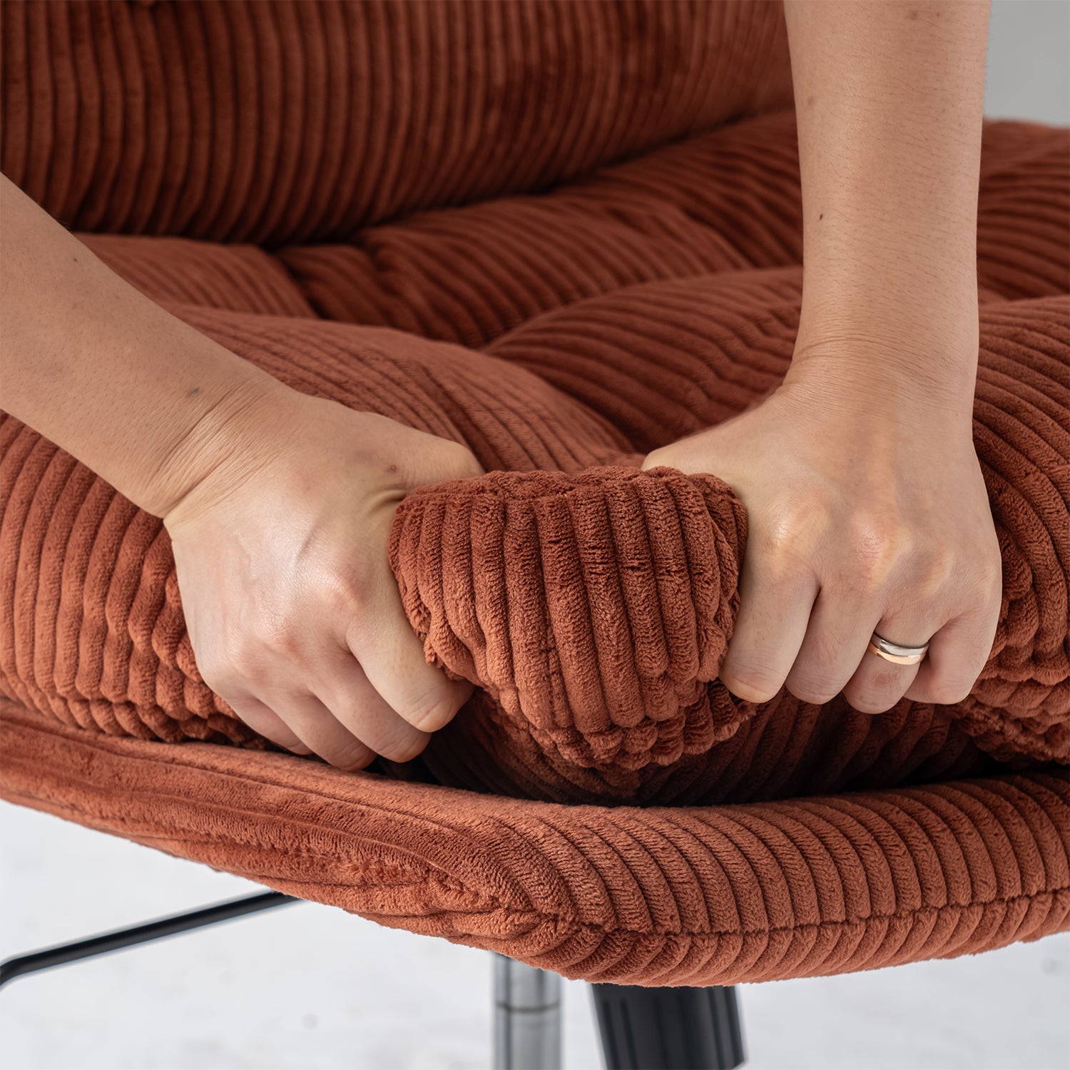 Fauteuil lounge pivotant et réglable en en velours côtelé brique - ALINTONEX