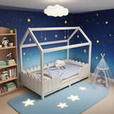 Lit cabane enfant 90x200 cm blanc en bois massif avec barrières de sécurité et sommier à lattes (sans matelas)