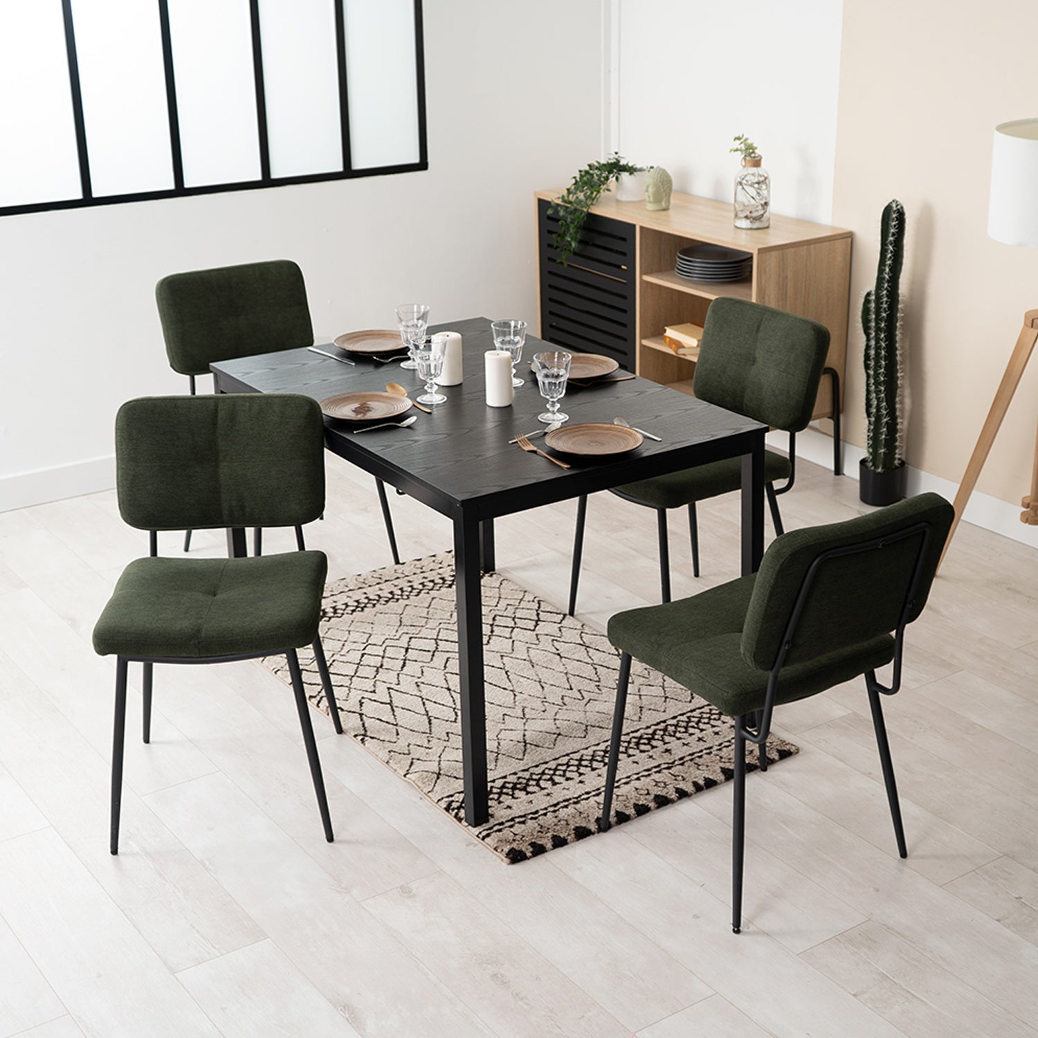 Ensemble table à manger extensible noire et 4 chaises en tissu vert, style scandinave