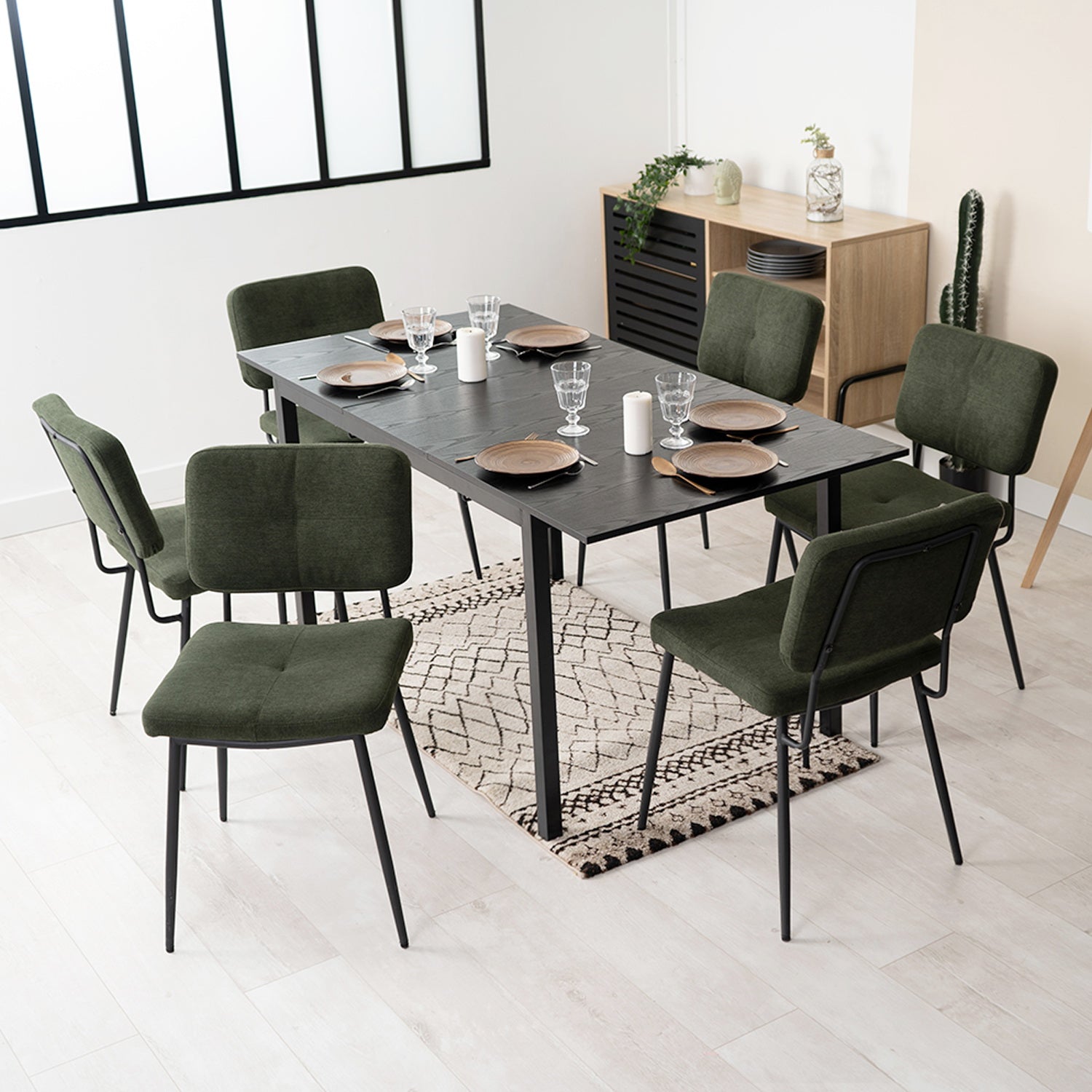 Round Table Table Table Table Timber Ø80 cm with 4 black velvet chairs, modern and comfortable style