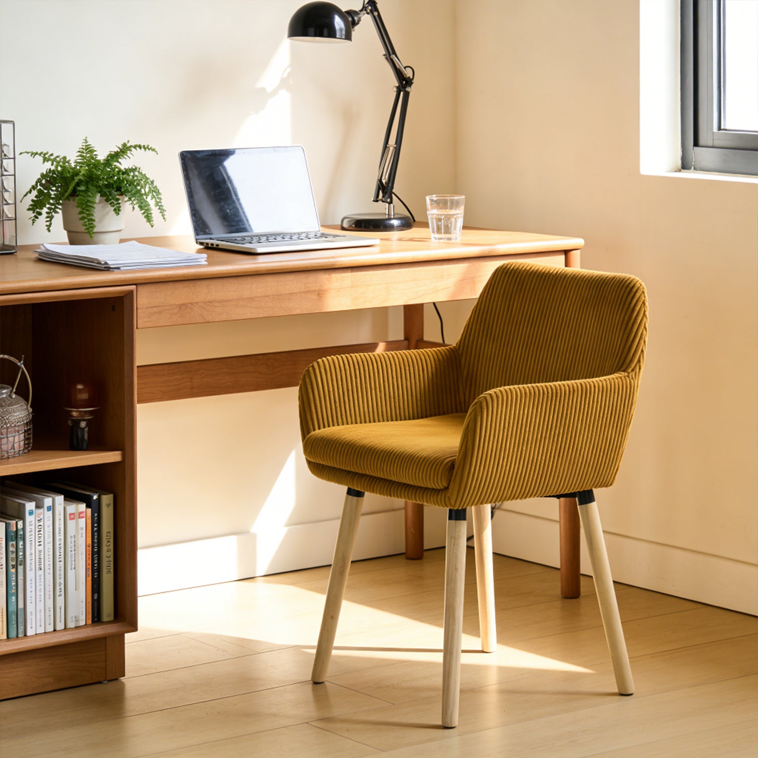 Lot de 2 chaises de salle à manger de style scandinave avec pieds en bois et accoudoirs en velours côtelé jaune - ELIA