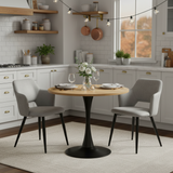 Ensemble de salle à manger de style scandinave composé d'une table ronde en chêne et de 2 fauteuils en tissu gris
