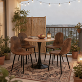Ensemble de salle à manger de style scandinave composé d'une table ronde en chêne et de 4 chaises en suédine marron