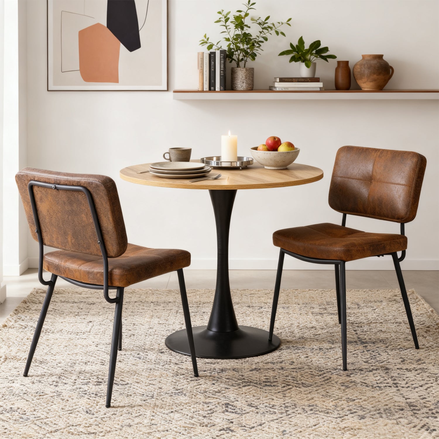 Ensemble de salle à manger de style scandinave composé d'une table ronde en chêne et de 2 chaises en suédine marron à assise rembourrée