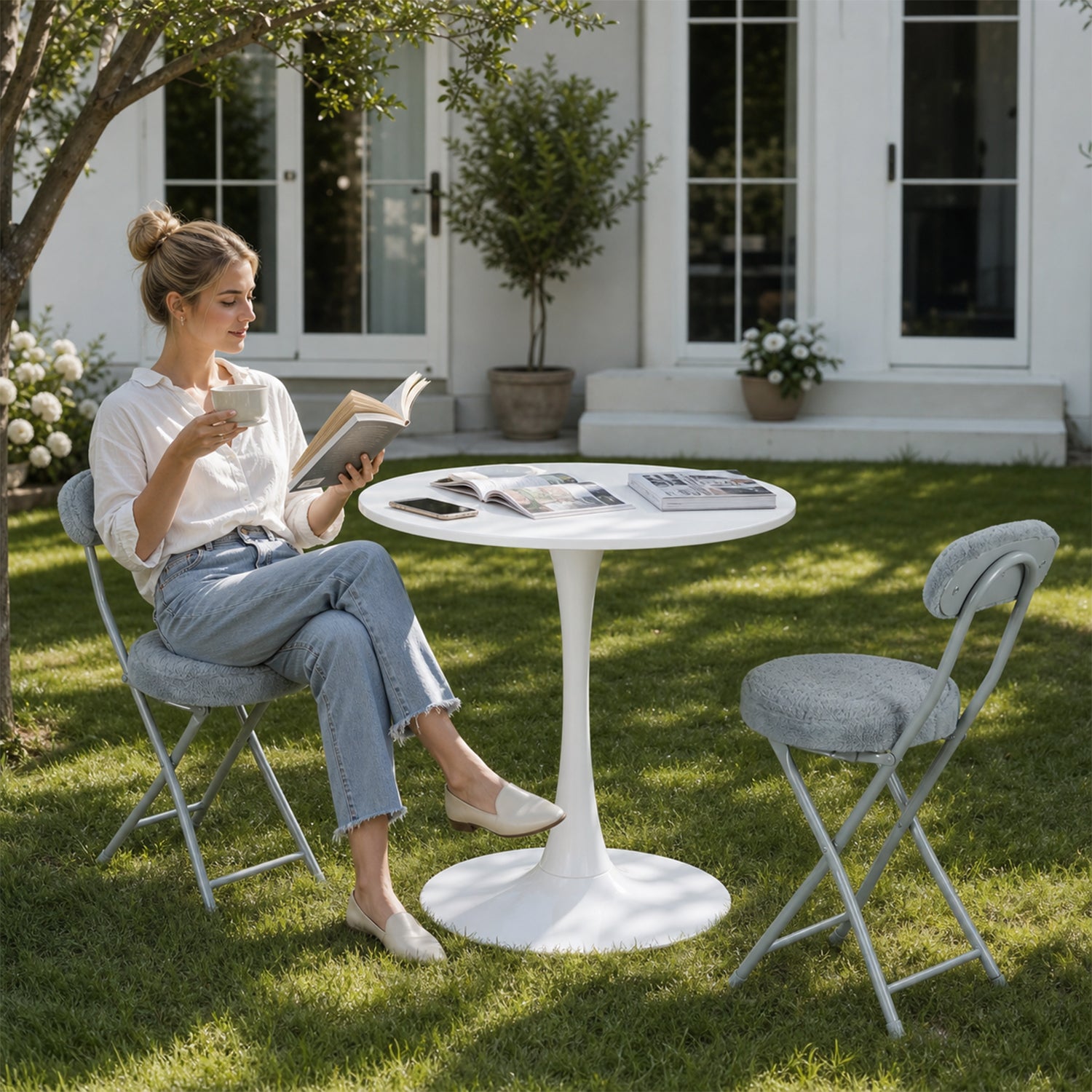 Round Table Table Table Table Timber Ø80 cm with 4 black velvet chairs, modern and comfortable style