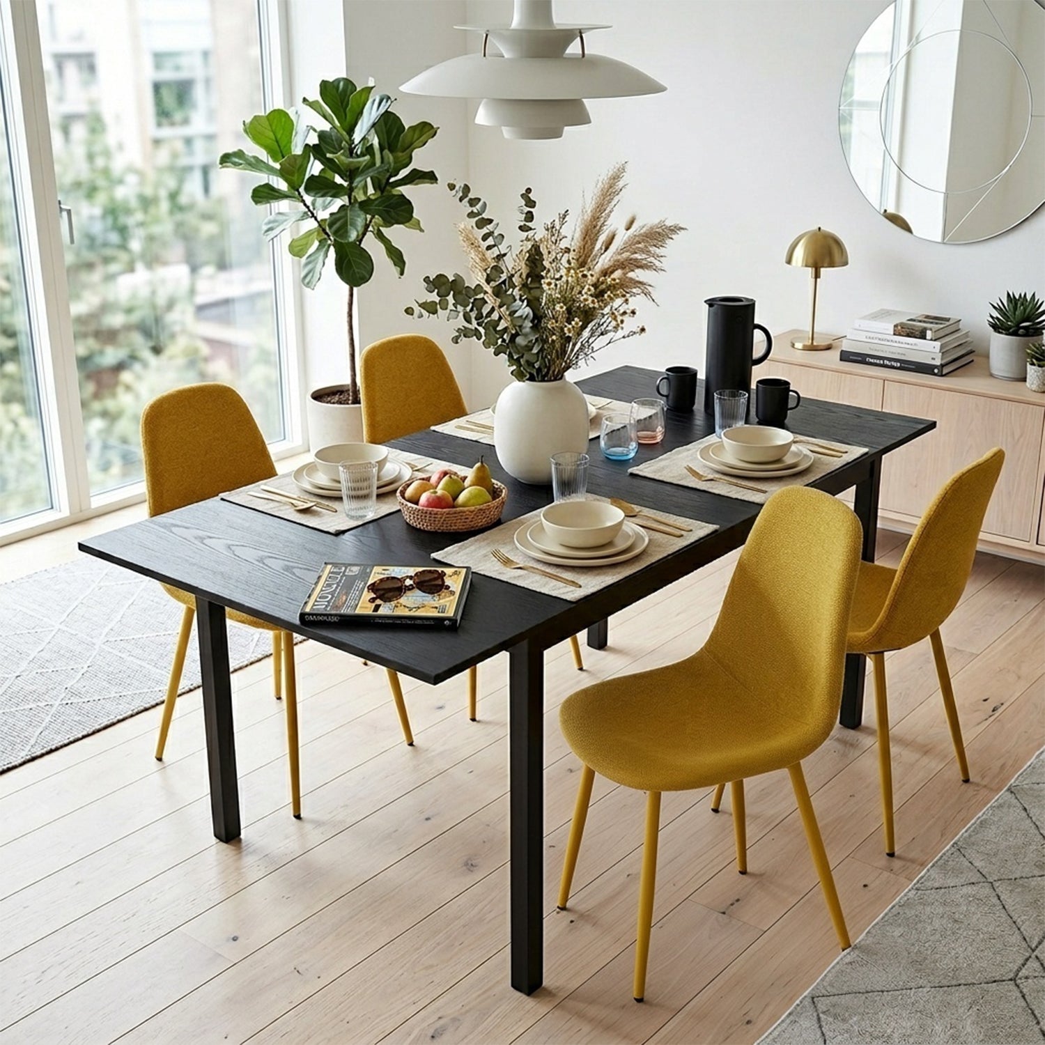 Ensemble table à manger extensible noire et 4 chaises en tissu jaune doux, style scandinave