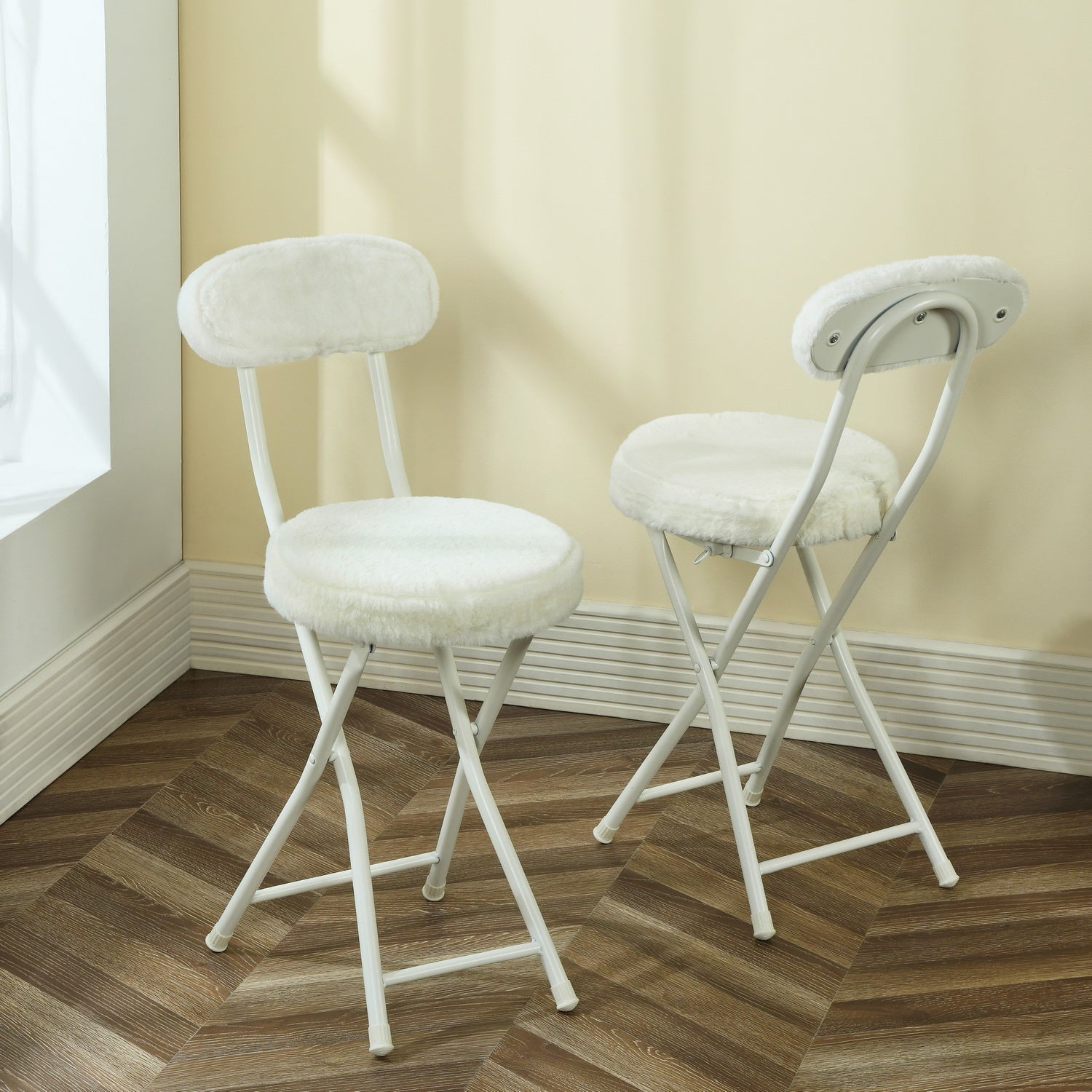 Lot de 4 chaises/tabourets pliantes, assise ronde en tissu effet fausse fourrure blanche - ERNST