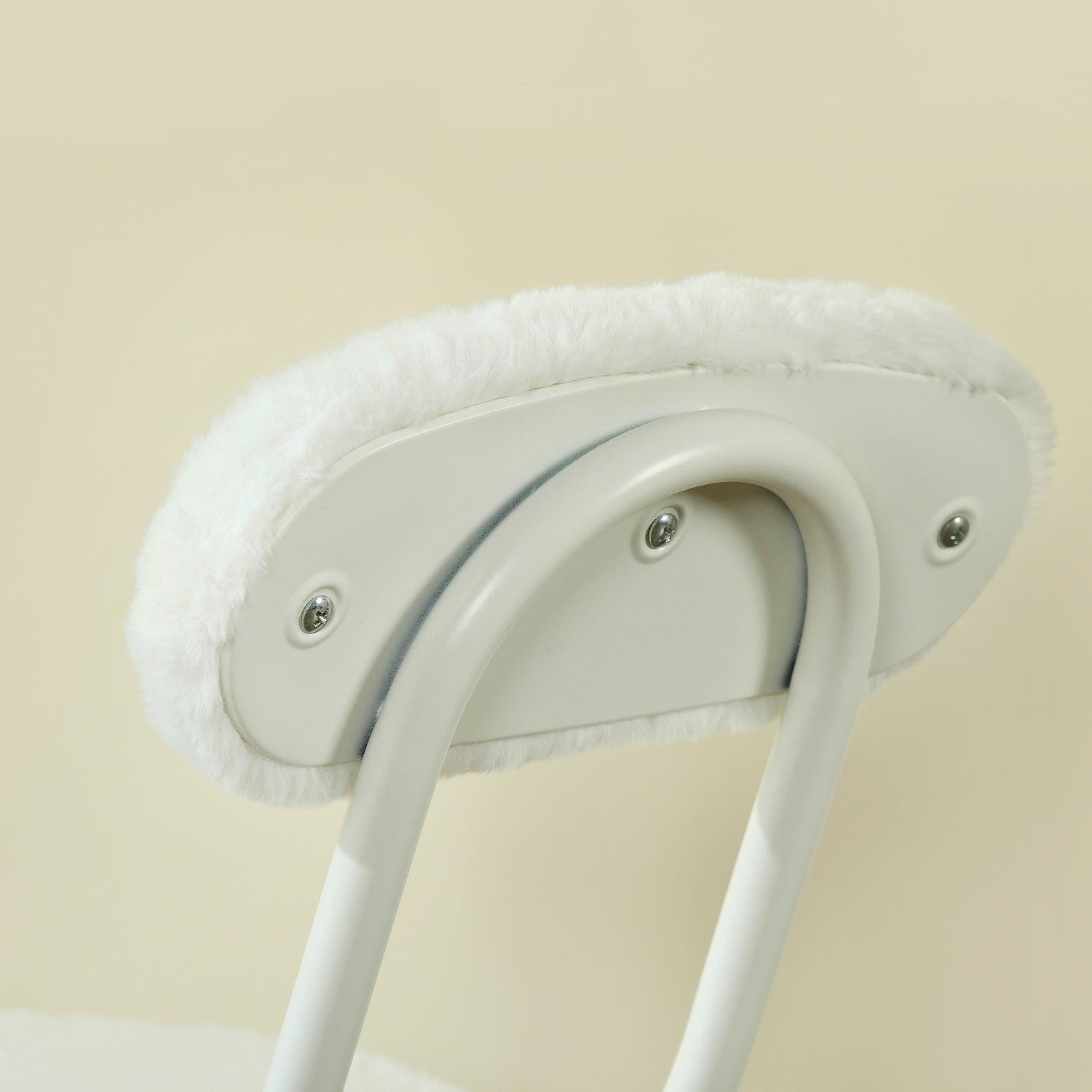 Lot de 4 chaises/tabourets pliantes, assise ronde en tissu effet fausse fourrure blanche - ERNST
