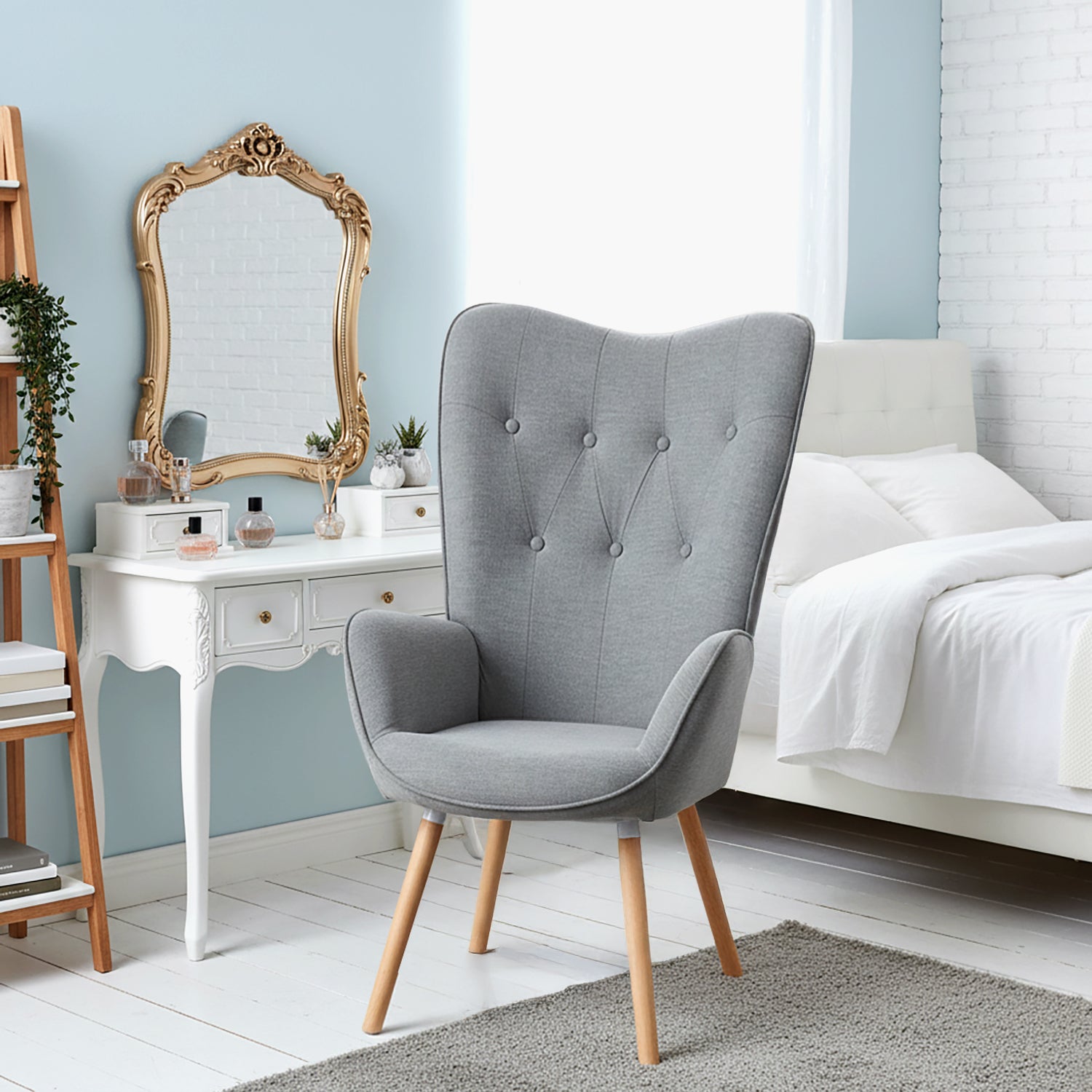 Fauteuil scandinave avec accoudoirs en tissu gris capitonné - KAS