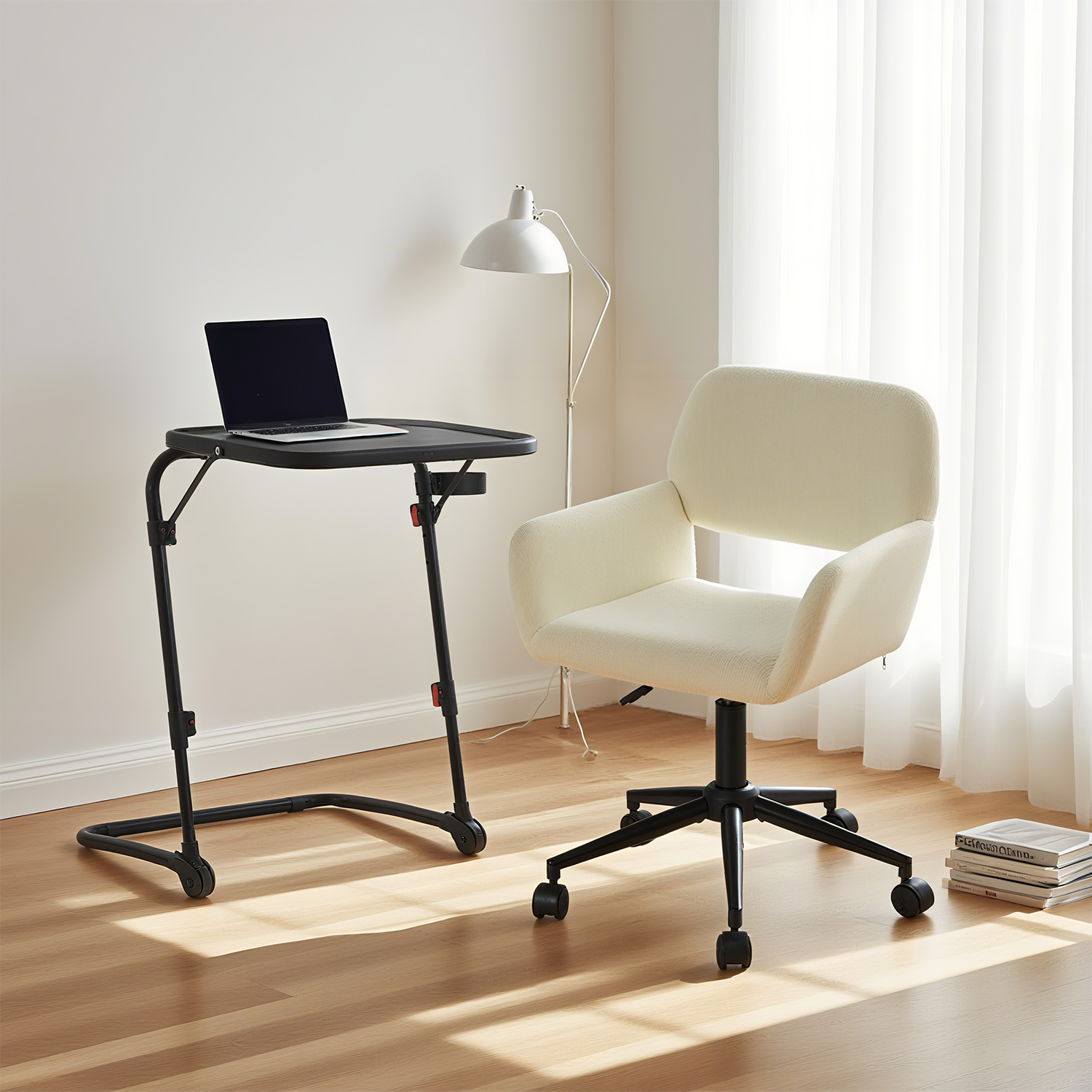 Ensemble avec table d’appoint noire pliable et fauteuil de bureau en velours côtelé beige âââââââ€?BASELINE & ROSS