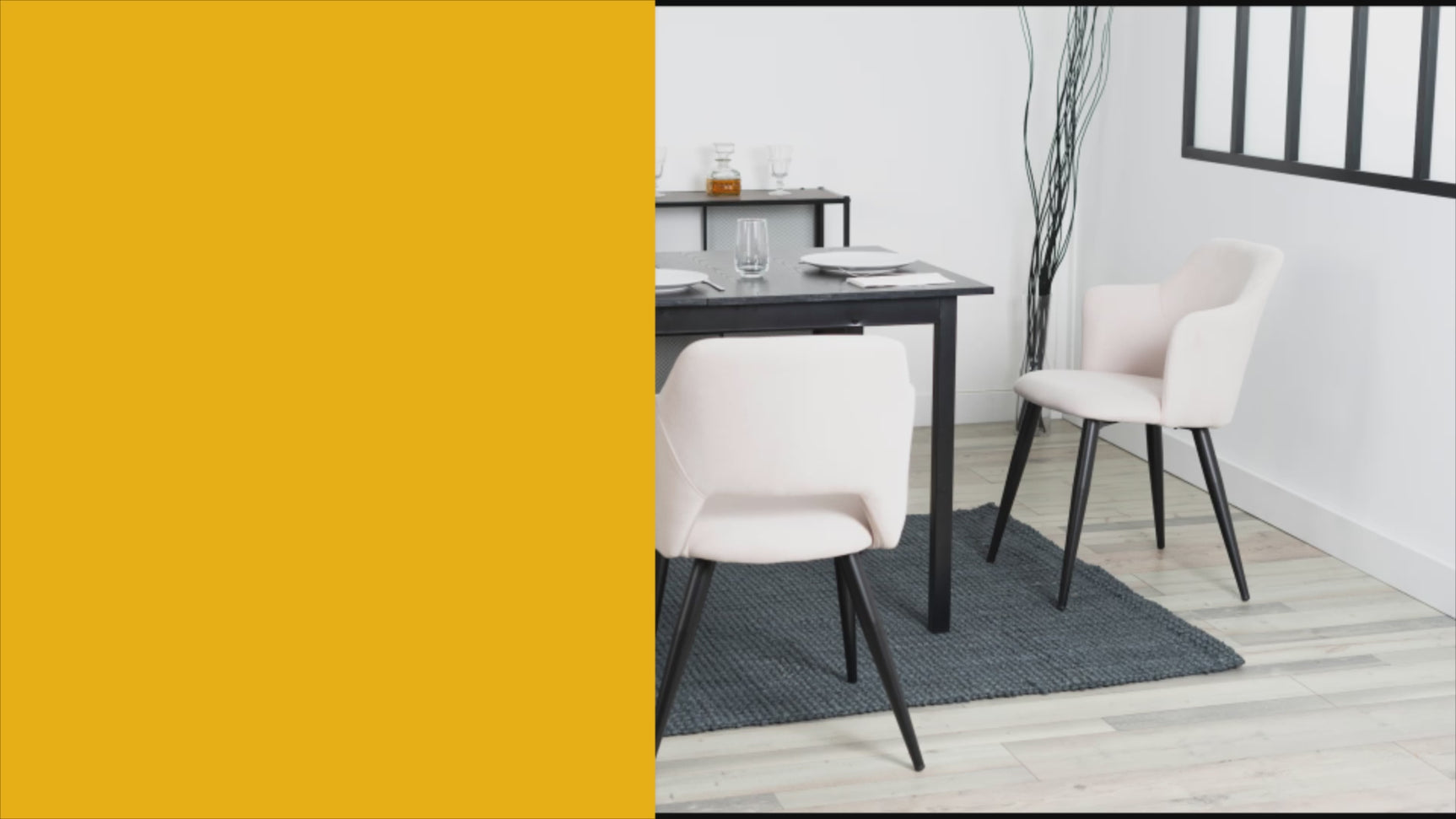 Ensemble table à manger extensible noire et 6 fauteuils en tissu beige de style scandinave
