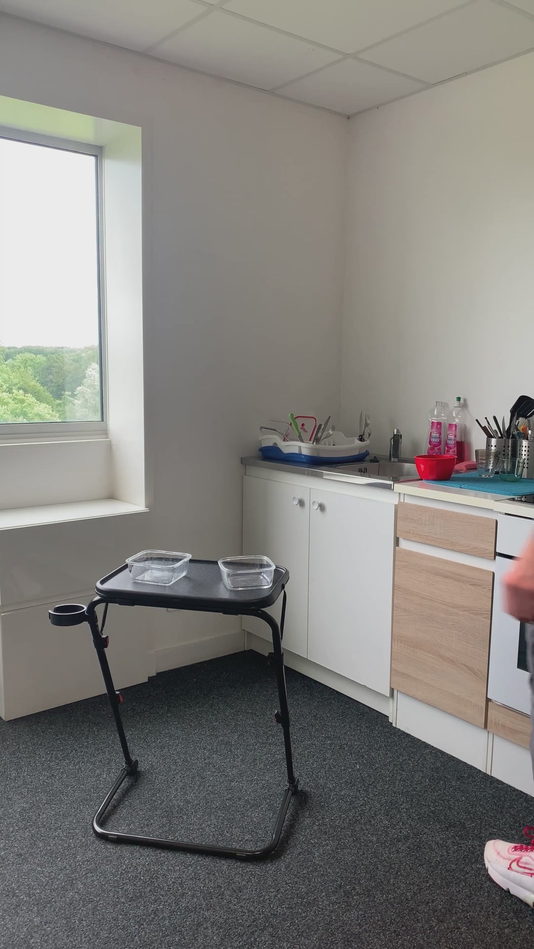 Table d’appoint pliable pour ordinateur portable, bout de canapé réglable en hauteur avec plateau inclinable et porte-gobelet - BASELINE